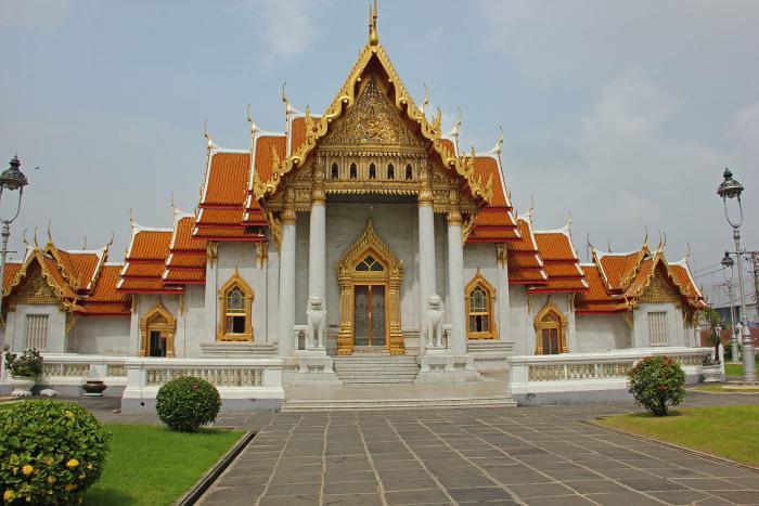 vezje-na-tajskem-templji-v-bangkok-tajska-krog
