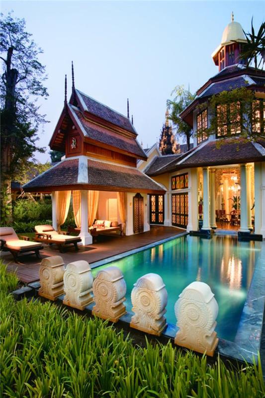 tour-in the Thailand-visit-a-a-beautiful-villa-in the Thailand