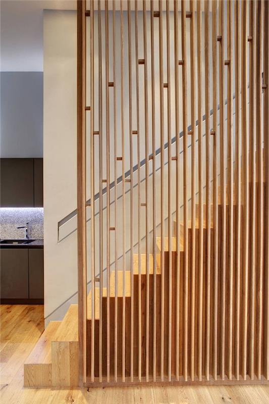 interjero vertikali medinė klaustra ir dekoratyvinė sienų pertvara dizaino laiptams, interjero dekoratyvinė klaustra