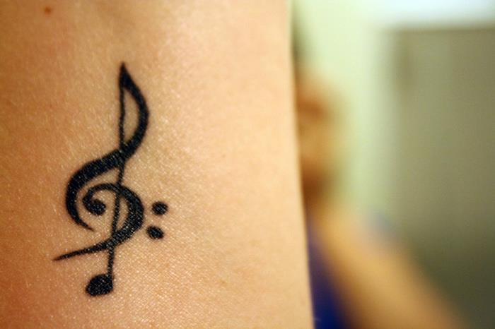 aukštaūgio tatuiruotės pavyzdys