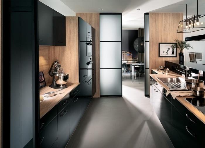 idėja, kaip įrengti virtuvę lygiagrečiai su baltomis lubomis ir juodais baldais, ikea juoda virtuvė