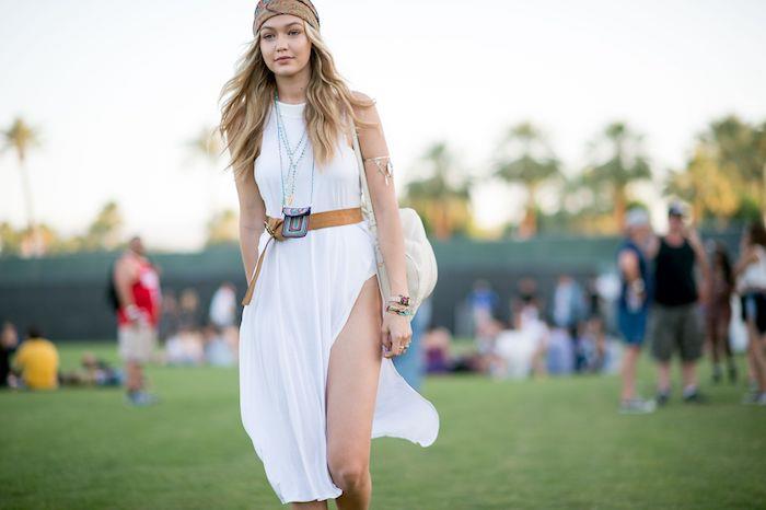 Muzikos festivalio suknelė vasaros suknelė bohemiška ilga suknelė ilga paplūdimio suknelė graži moteris balta suknele coachella gigi hadid