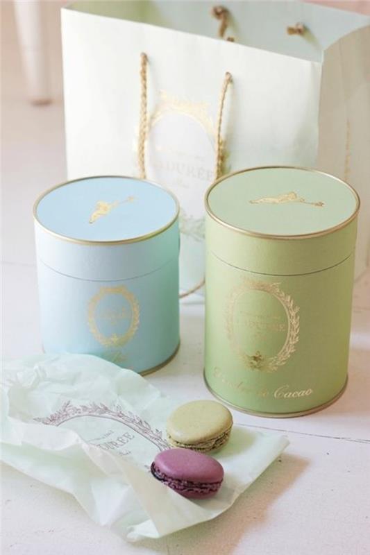 ladurée-box-mount-macaroon-sculpture-of-macaroons-round