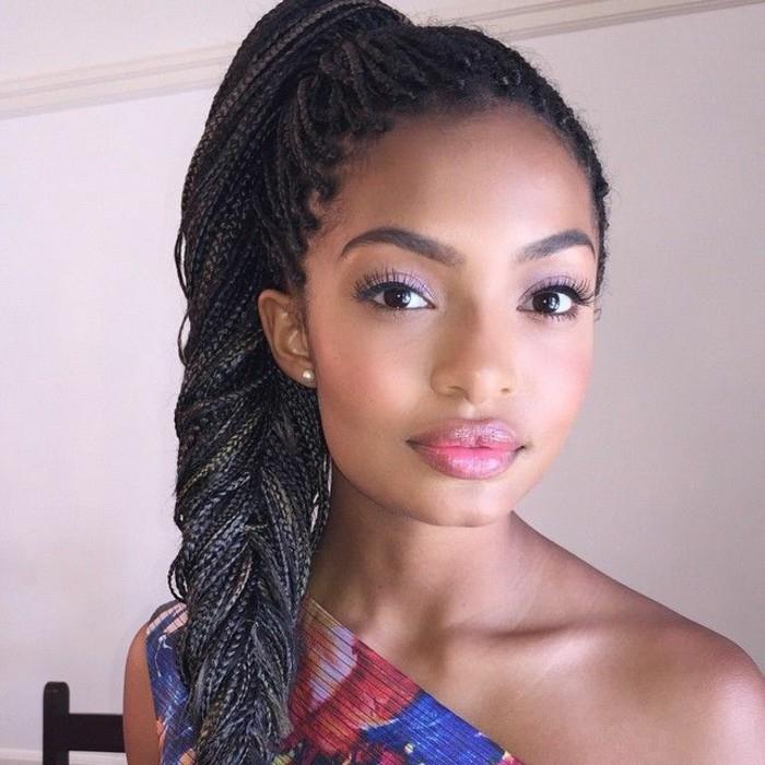 genç-kız-saç modeli-muhteşem-örgüler-öneri-afro-saç modeli
