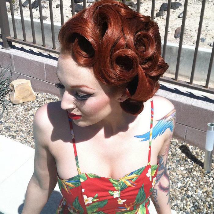 tuto zafer ruloları saç modeli 60 yıl kadın kırmızı bakır pin up rockabilly