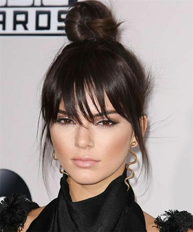 pričeska-enostavna in hitra-črne-lase-kendall-jenner