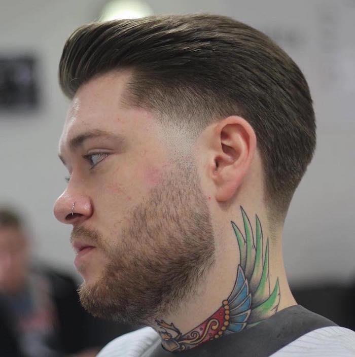 pompadour cut hipster degradirane noge ušesa nazaj