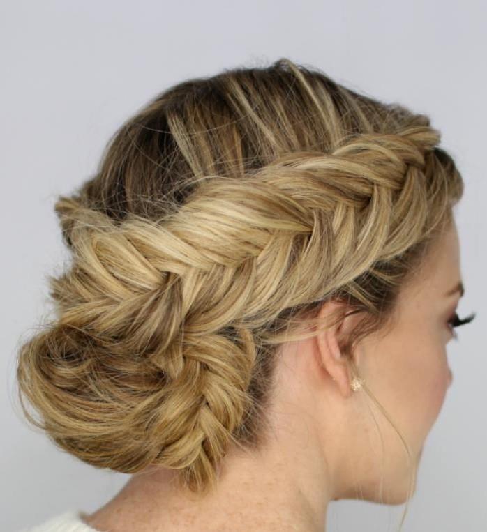 pričeska-original-frizura-preprosta-in-hitra-chignon-en-épi