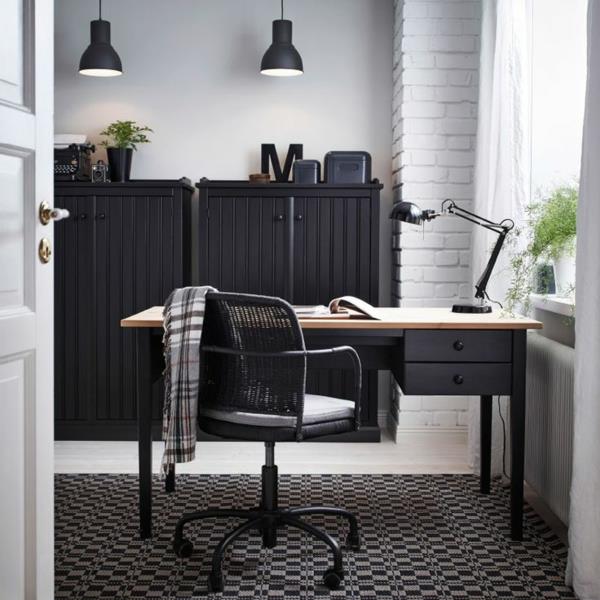 delovni kotiček-črna-pisarniški stol