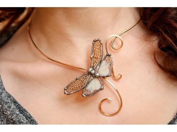 ogrlica-metulj-navor-srebro-in-zlato-zaključek
