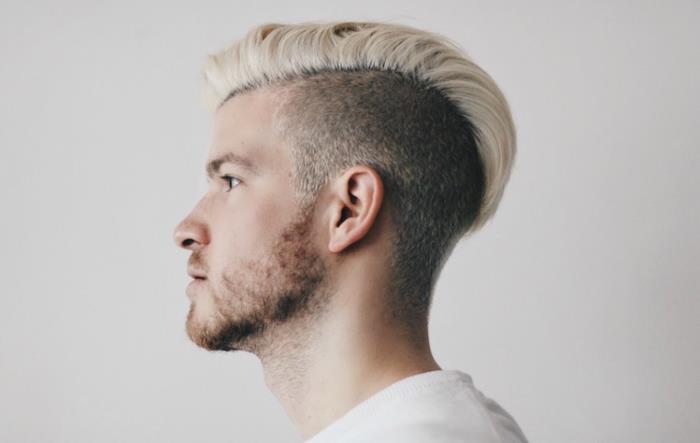 dolg hipster cut kratke zgornje stranice blond barvanje