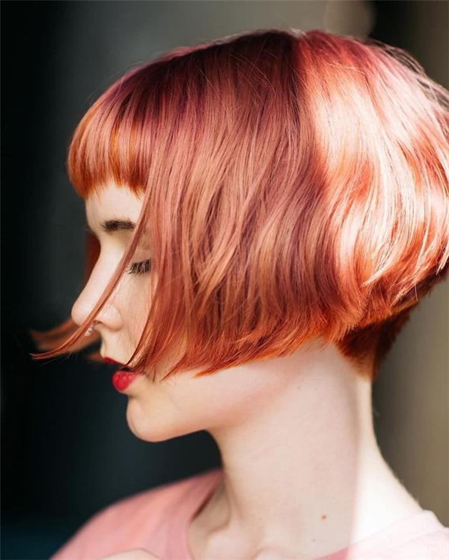 kısa patlama ile kısa bozulmuş kare, kızıl saç boyama orijinal kadın, saç modeli rock kadın fikri
