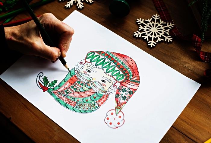 spalvingas Kalėdų Senelio galvos piešinys, teminis dažymas Kalėdoms, kalėdinis dažymas vaikams