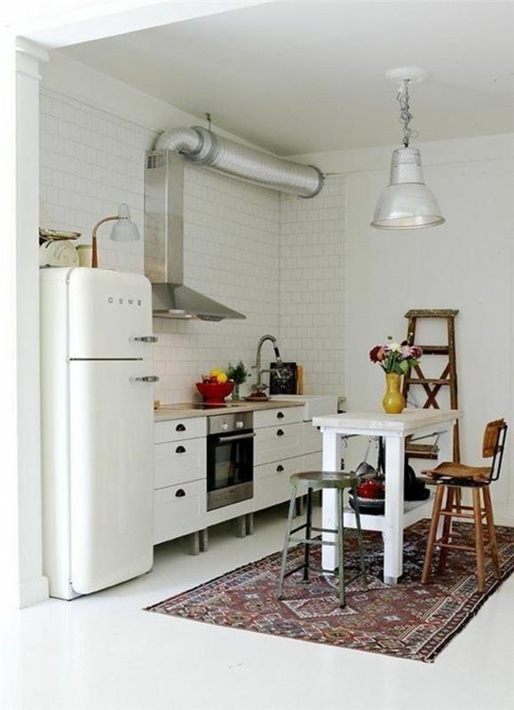 küçük-mutfak-renkli-halı-modern-mutfak-beyaz mobilyalı-nasıl-düzenlenir
