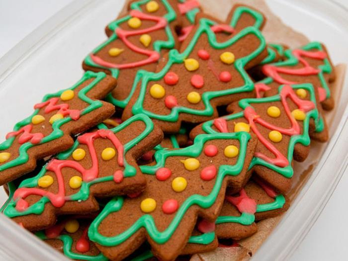 kaip išsirinkti kalėdinio sausainio formą „Bredele-de-Noel“ ant Kalėdų stalo