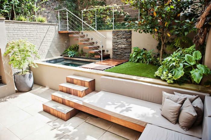 Farklı seviyelerde açık teras, peyzaj bahçe terası yeşil bitkiler köşe kanepe
