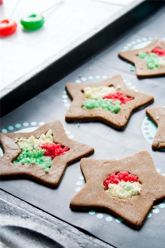 kolay ve hızlı Noel kumu, yıldız şeklinde tarçınlı Noel kek şablonu, Noel için mutfak sanatı örneği