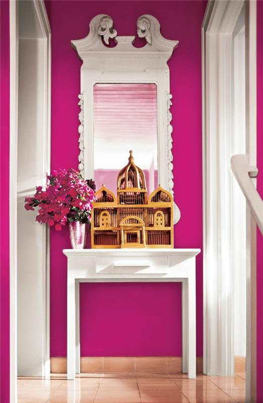 barva fuksije kako pobarvati roza hodnik v fuksiji in belo v trendovskem neo klasičnem slogu