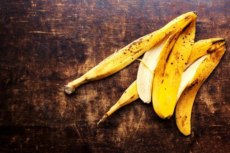 kako znova zacveteti orhideja naravno gnojilo iz bananine lupine