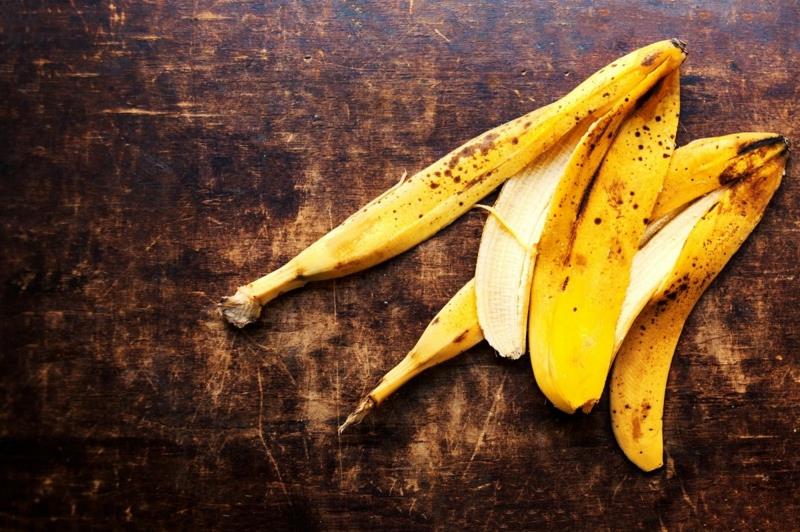 kako znova zacveteti orhideja naravno gnojilo iz bananine lupine