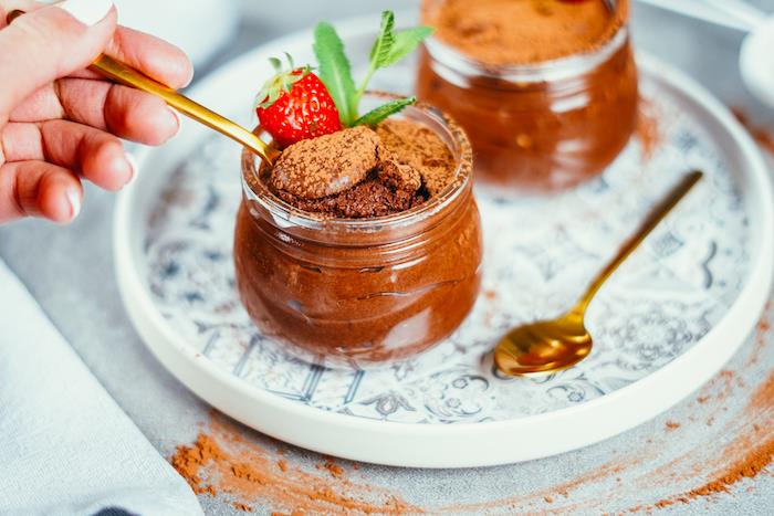 kaip pasigaminti šokolado putėsių be kiaušinių, veganiška versija, lengvo ir gaivaus deserto idėja