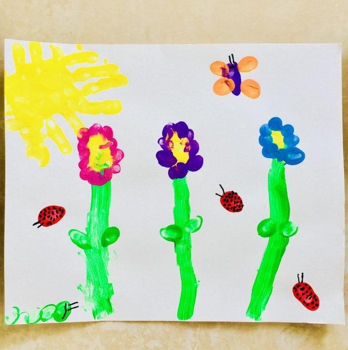 kaip 2 3 metus nupiešti originalią vaikų piešimo tapybos veiklą piešiant gėles ir ladybugs į rankų atspaudus