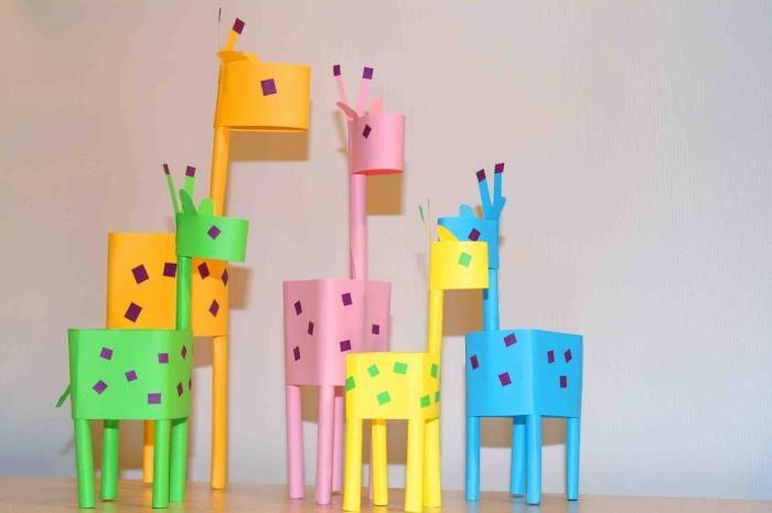 çocuklar için kolay ve hızlı manuel aktivite, renkli kağıttan elle yapılmış zürafa şekilleri modelleri, çocuklar için kağıttan yaratıcı fikir