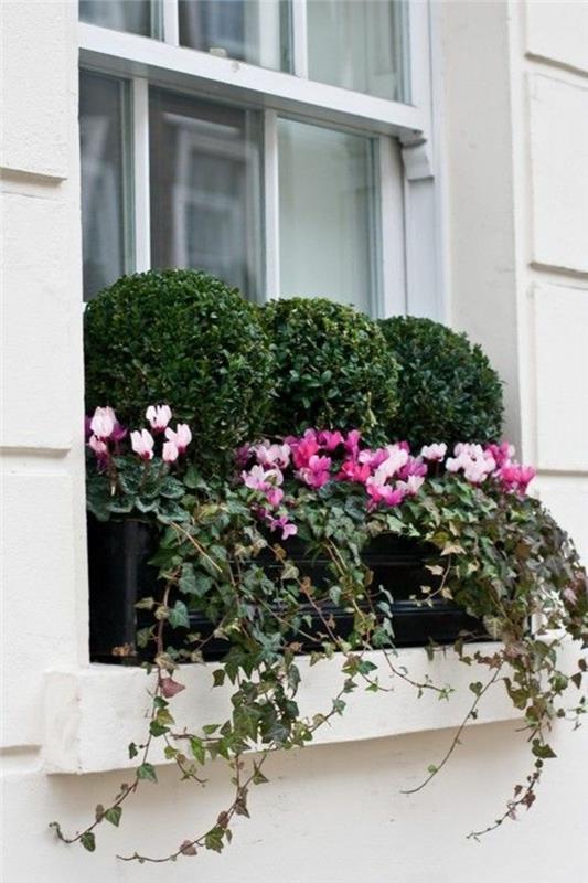 kaip pražydinti savo balkoną-mūsų-idėjas-nuotraukose-su daugybe rožinių gėlių