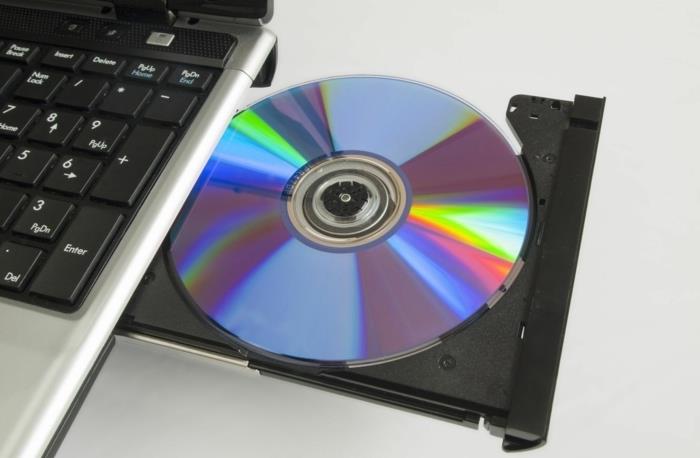 kaj početi med počitnicami, ko vam je dolgčas, kako zapisati cd, prenosni računalnik, zapisati avdio cd