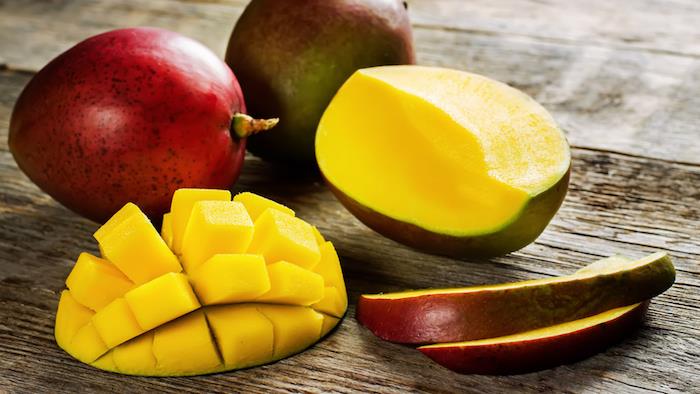 kako-odpreti-mango-in-kocke-in-narežemo-to-
