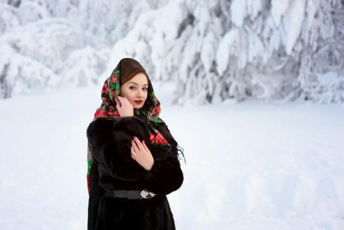 kako nositi ruski šal v zimskem krznenem plašču