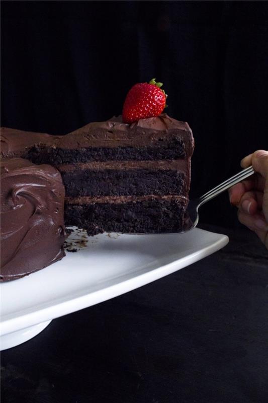 kaip padaryti veganišką šokoladinį pyragą, dekadentinio šokoladinio pyrago receptas su ganache be laktozės