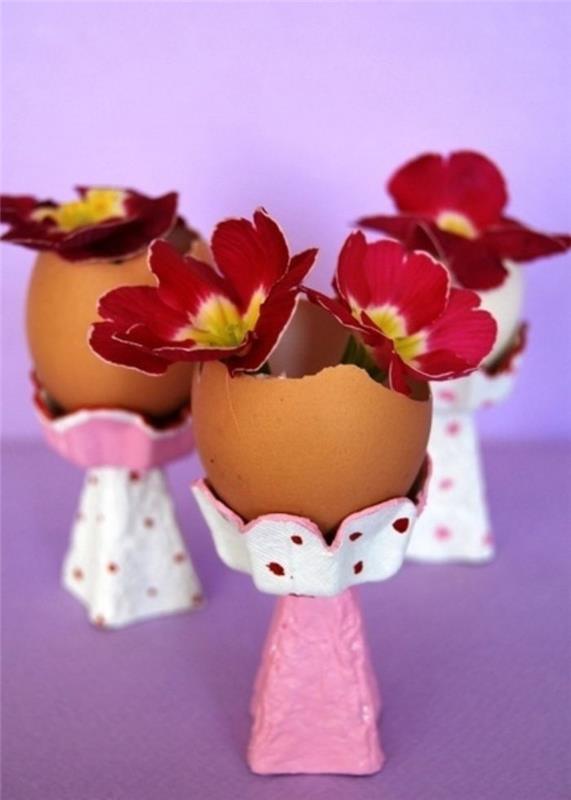 paskalya dekorasyonu için yumurta kartonu fikirleri nasıl geri dönüştürülür kırmızı renk paskalya etkinliği içinde çiçekli vazo