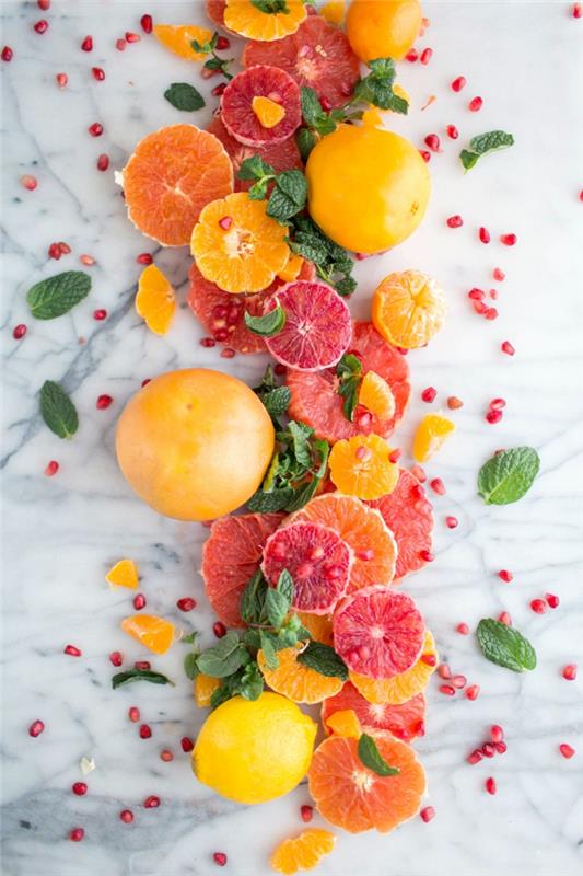 citrusinių žiemos salotų, žieminių salotų gamybai naudokite egzotinius vaisius, tokius kaip mandarinai, mandarinai, apelsinai