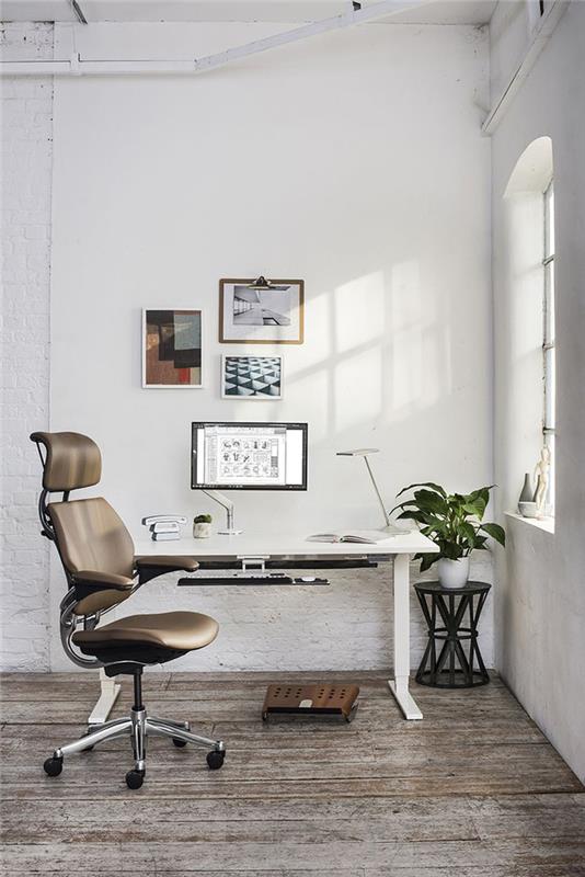 funkcionalios namų biuro erdvės išdėstymas su ergonomiška kėdė su sinchroniniu mechanizmu ir galvos atrama