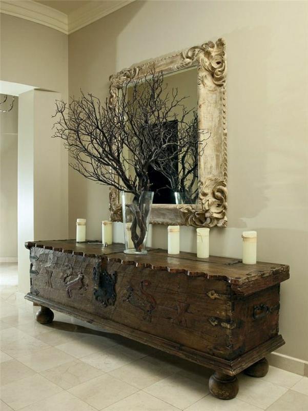 vhodna konzola-ikea-hodnik-pohištvo-v-temnem-lesu-dekorativno-ogledalo-bež ploščice