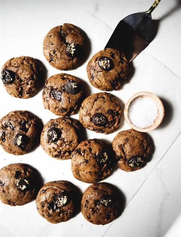 Ricetta biscotti classici, piškoti alla cioccolata, biscotti con frutta secca, biscotti con cioccolata