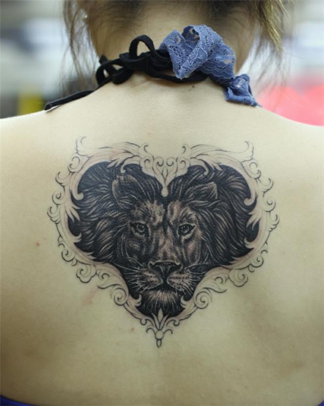 Güç kalp güzel çizim temsil eden pektoral aslan dövme tasarım dövme
