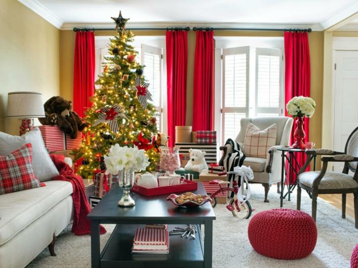 kietas miegamasis-gražiai dekoruotas Kalėdų šviesos girlianda-išorė-idėja-deko-raudona-balta ir stiklas