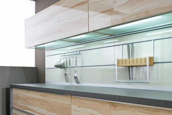 cool-kitchen-splashback-in-glass