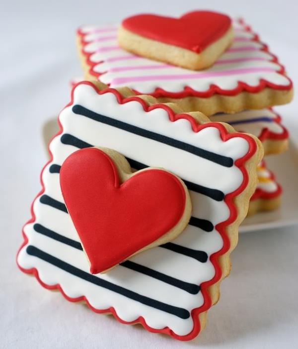 šauni idėja tortui papuošti Valentino širdis