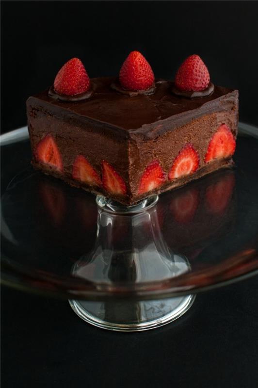 šauni idėja-šokoladinis pyragas-lengvas-šokoladinis-fondantas-pyragas-kvadratas