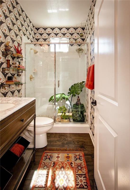 Orijinal desen boyalı kağıt, oryantal halı, küvetli banyo, banyo duvar dekor fikri