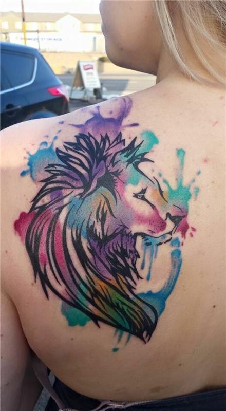 Büyüleyici aslan yıldız işareti dövmesi renkli aslan tribal dövmesi