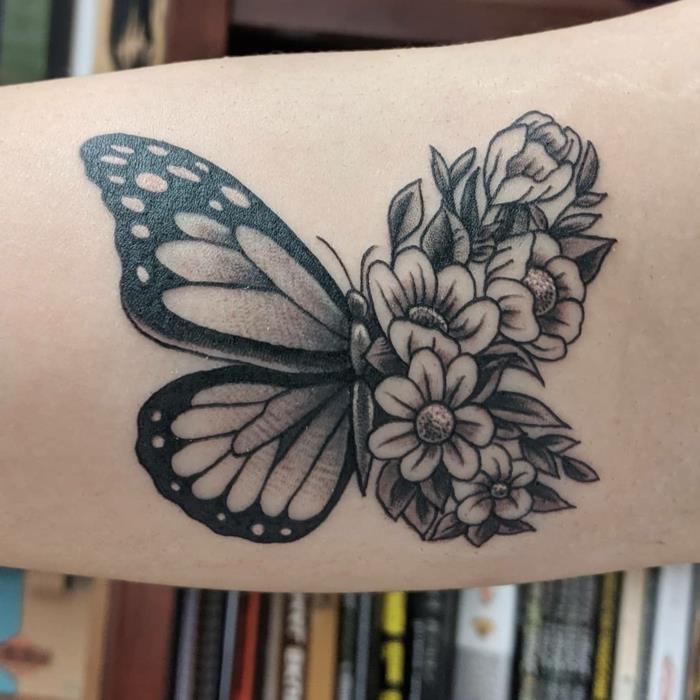 Tatuiruotė po česnako gėlių drugelio piešinio, pelėdos piešinio, popieriaus ir pieštukų juodai baltam piešiniui