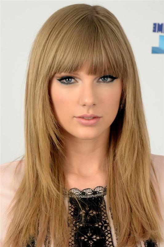 barva-temno-blond-zlato-podoba -taylor-swift