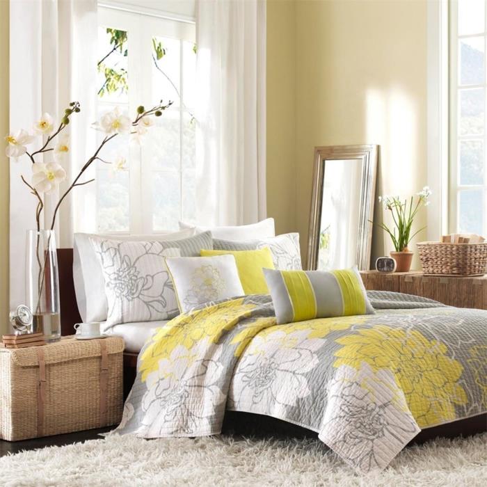 barvno-odrasla-spalnica-v-rumeno-sivi-orhideji-design