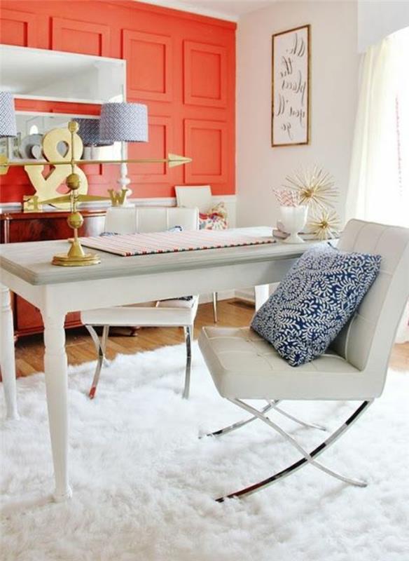 koralna barva, koralno -bela soba, pravokotna bela miza, beli stol