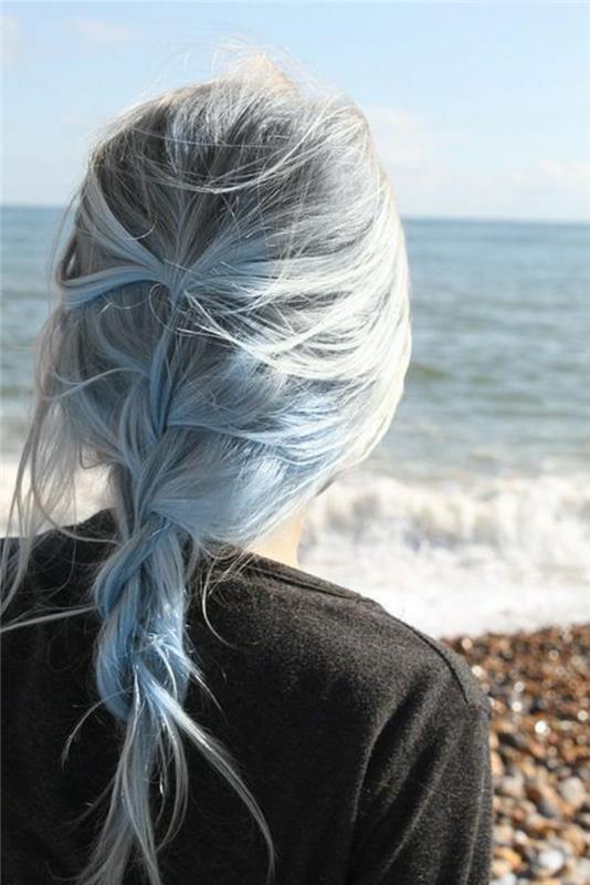 barva las-modra-pričeska-za-srednje-lase-modra-za-moderne-ženske