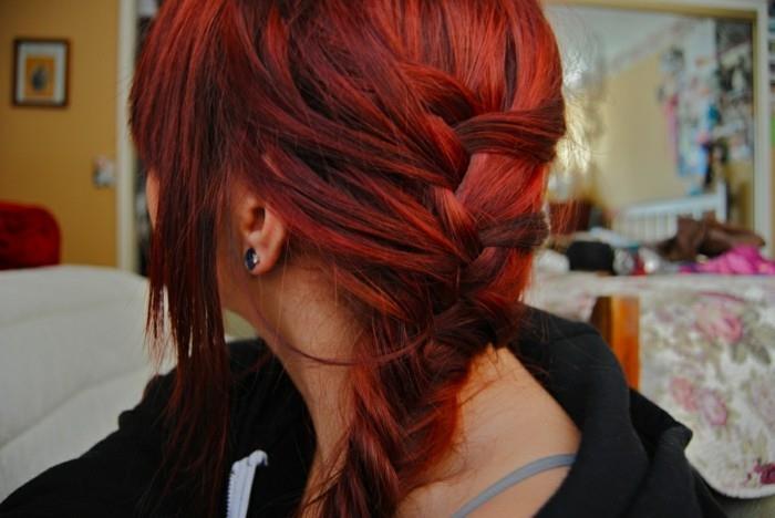 hladno-temno-rdeče-barve las-pletenice